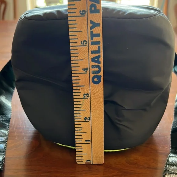 Victoria's Secret PINK Pineapple Cooler Insulated Lunch Shoulder Bag - Picture 6 of 9